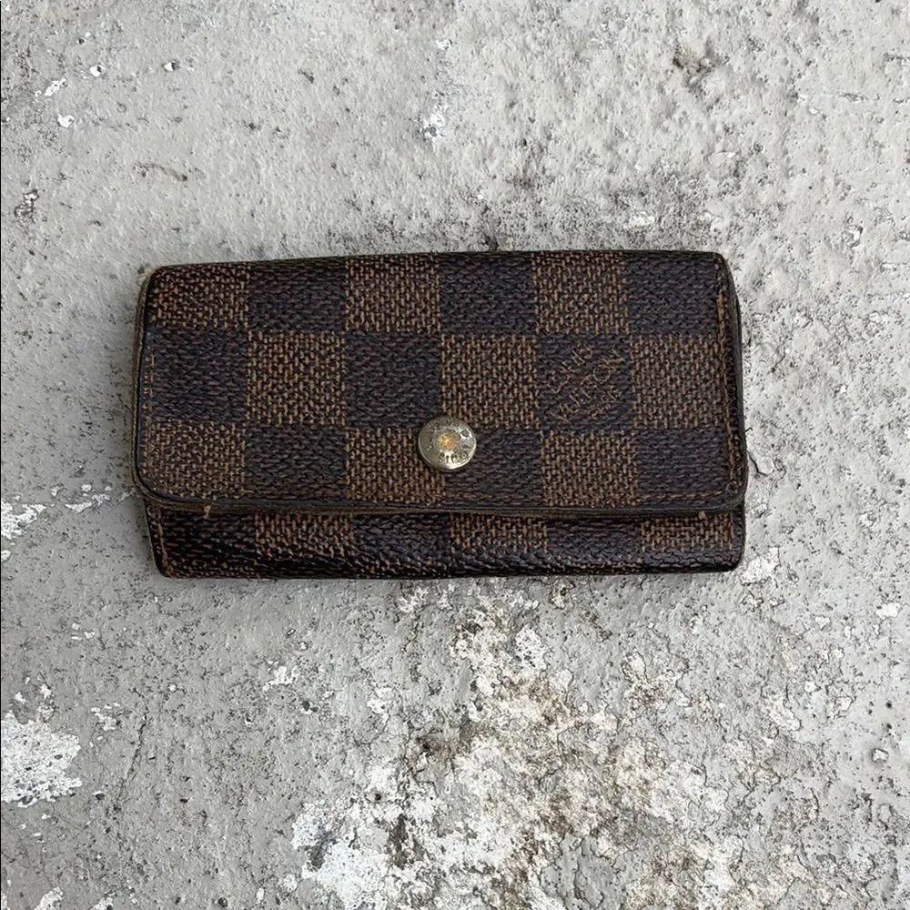 Vintage Louis Vuitton key holder